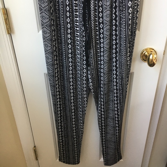 Fun Geometric Pattern Strapless Jumpsuit - Picture 3 of 5